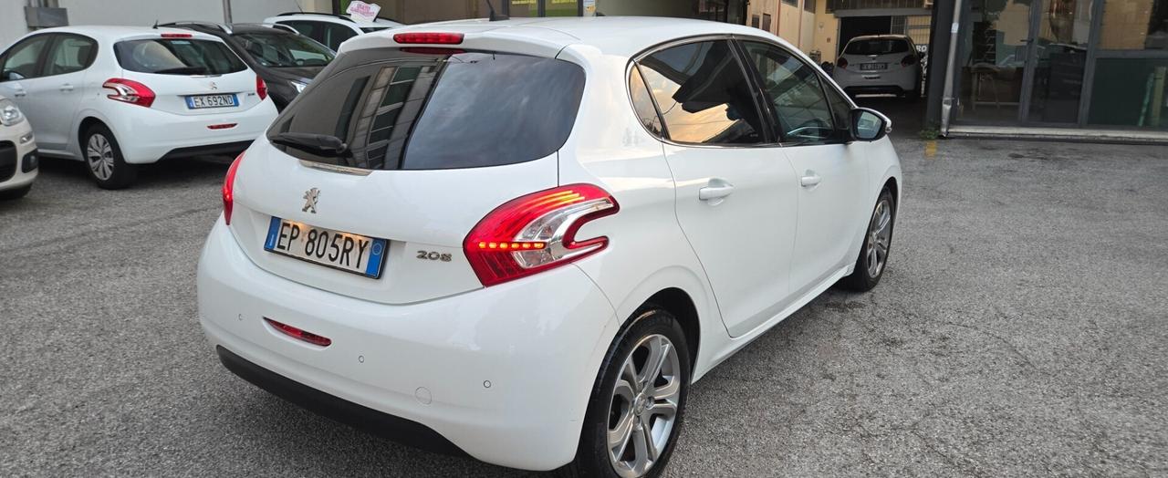 Peugeot 208 1.4 HDi 68 CV 5 porte Allure