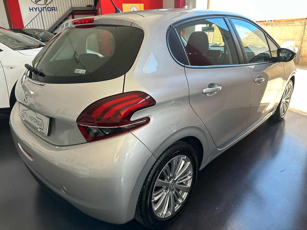 Peugeot 208 PureTech 82 5 porte Allure