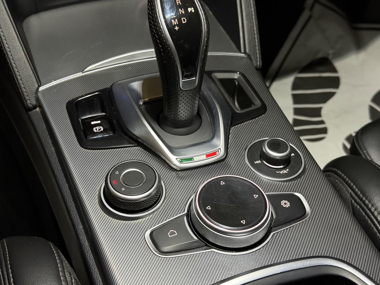 Alfa Romeo Stelvio VELOCE 210 CV AT8 Q4