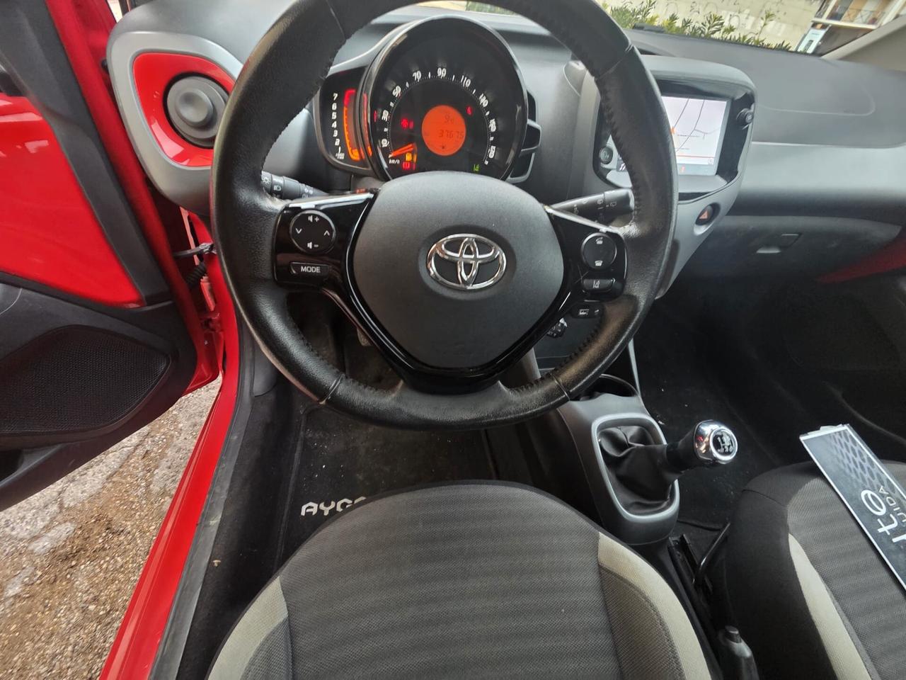 Toyota Aygo 1.0 VVT-i 72 CV 5 porte x-play MMT