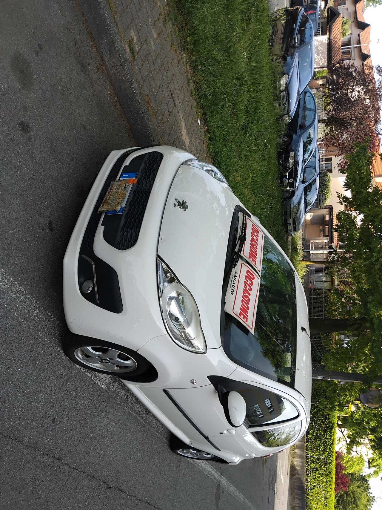 Peugeot 107 1.0 68CV 5p. Active CAMBIO AUTOMATICO X NEO PATENTATI A 2.999 EU