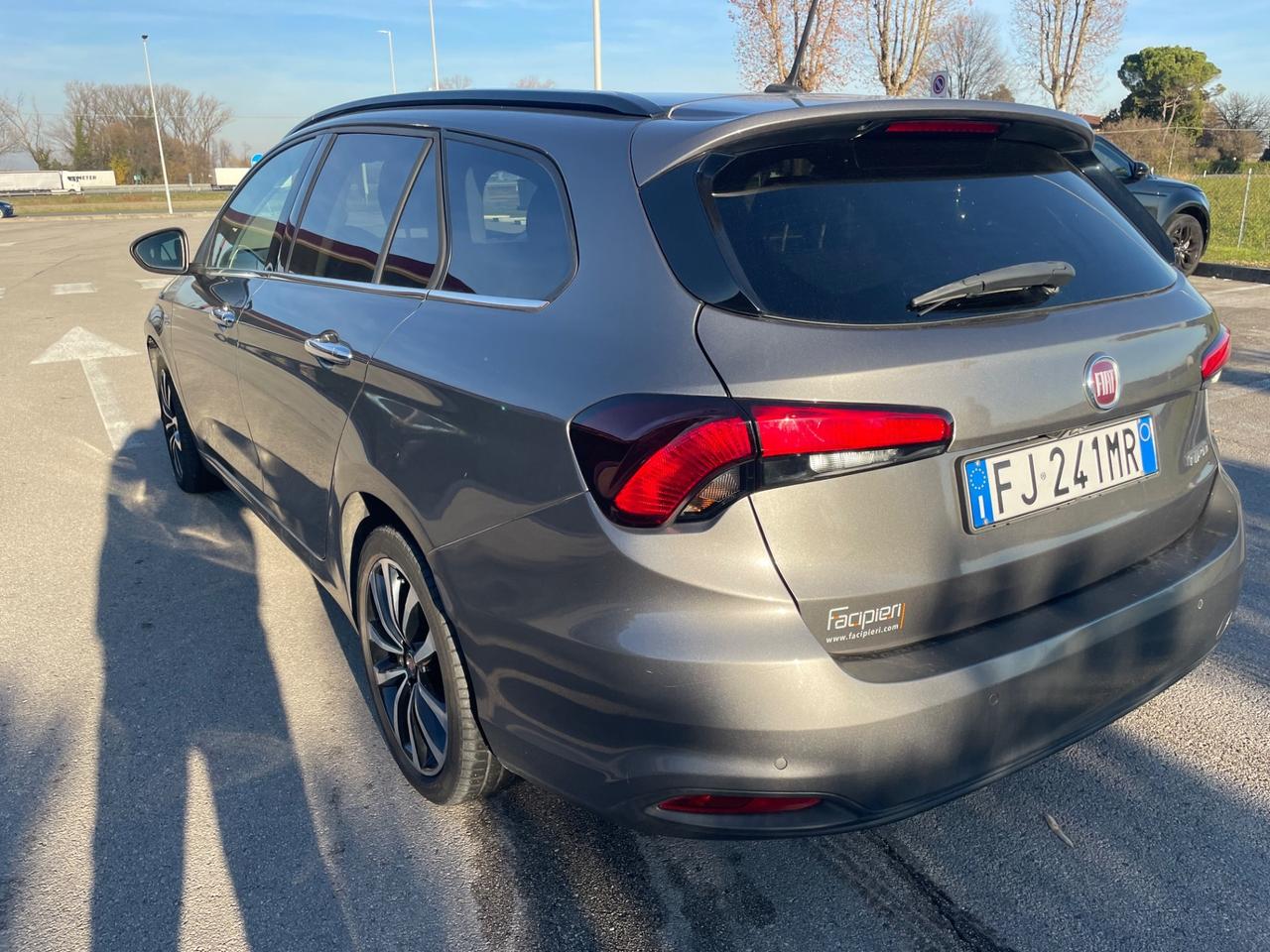 Fiat Tipo 1.6 Mjt anno 2017 navi pronta al uso