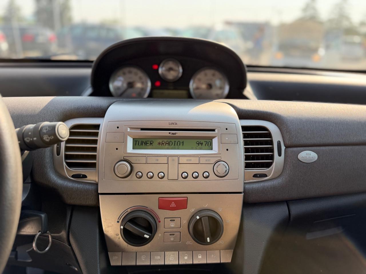 Lancia Ypsilon 1.3 MJT 90 CV Oro Giallo