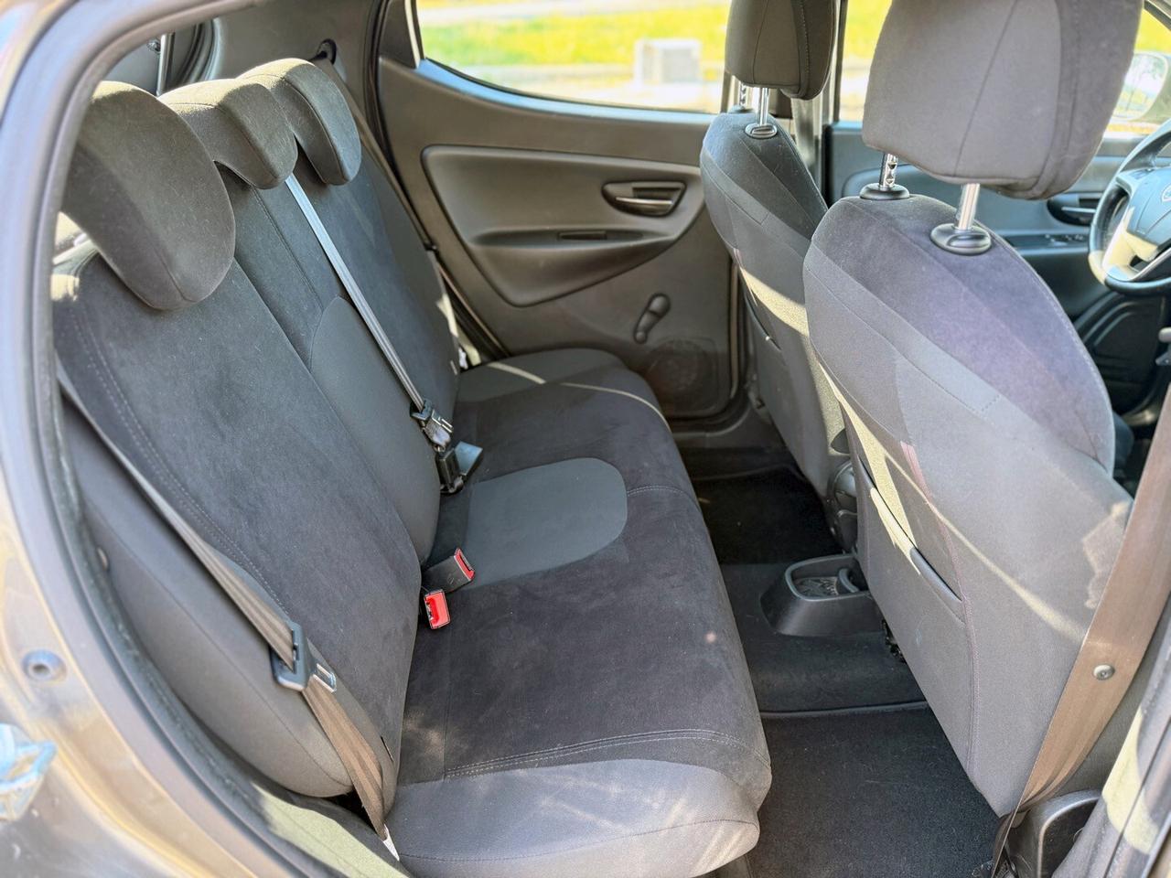 Lancia Ypsilon 1.2 benz. 69 CV 5 porte S&S Gold E6b *UNIPRO* - 2014 GARANZIA RATE PERMUTE