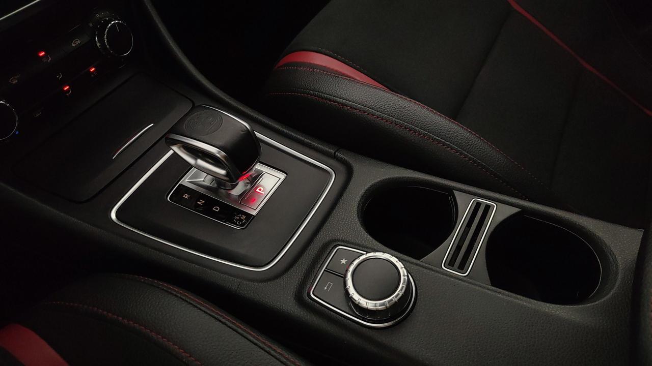 Mercedes-Benz CLA Shooting Brake AMG 45 4matic 360cv auto
