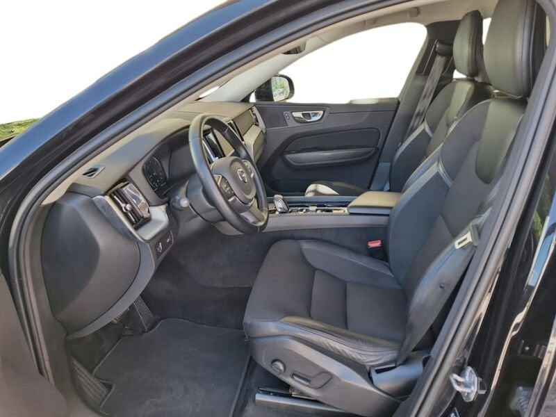 Volvo XC60 B4 197+14 CV AWD M-Hybrid Diesel Automatica Momentum