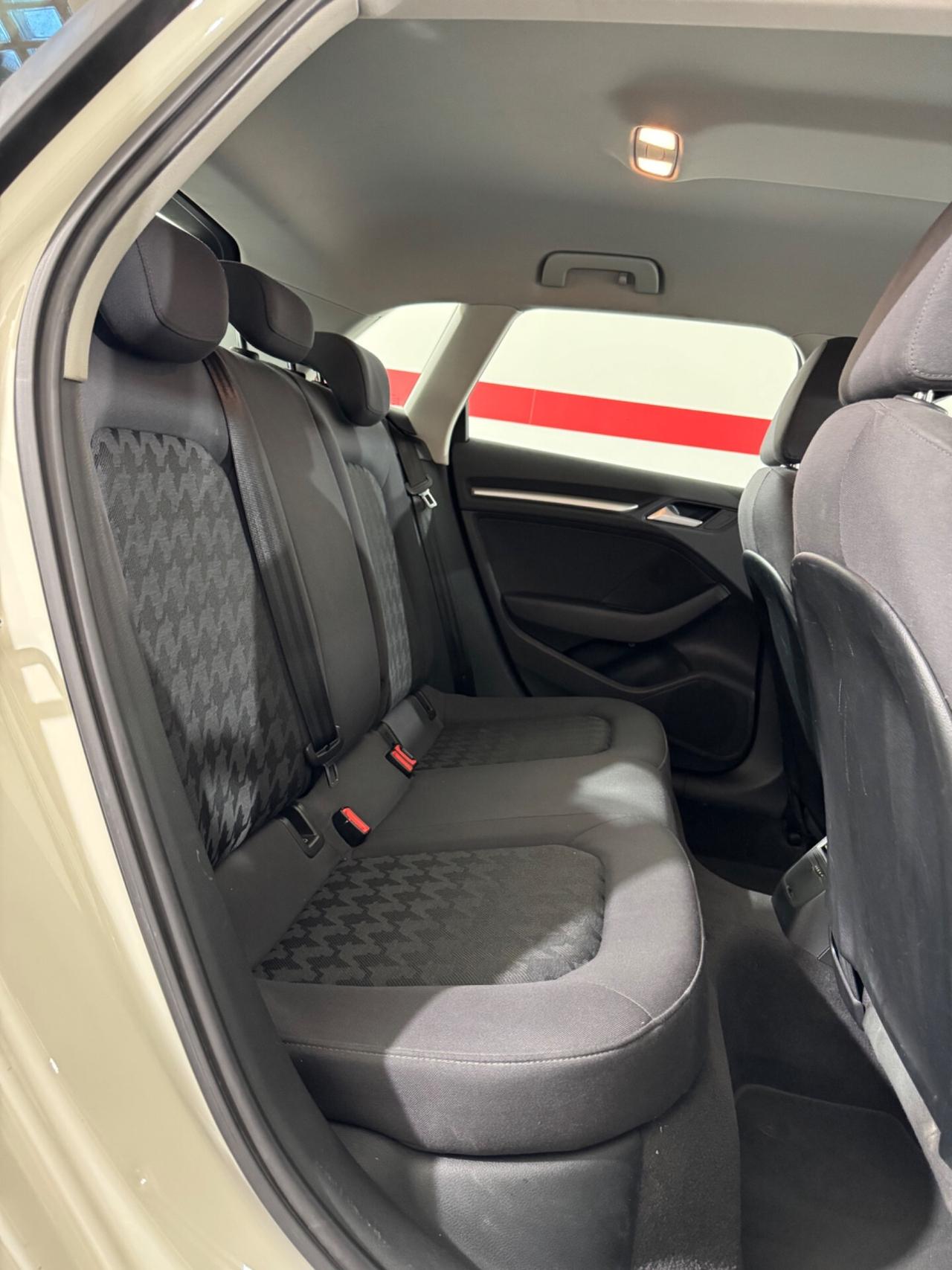 Audi A3 1.6 TDI clean diesel Ambition