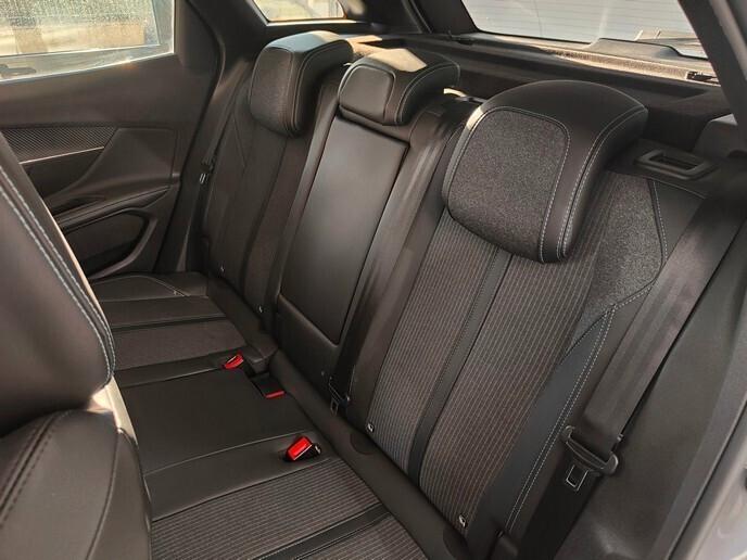 Peugeot 3008 BlueHDi 130 S&S EAT8 Allure