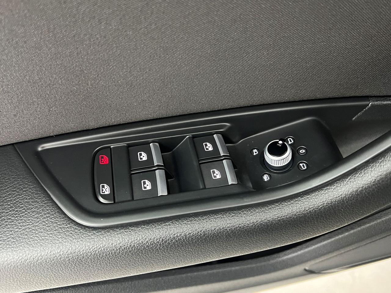 AUDI A4 V 2019 Avant A4 Avant 40 2.0 tdi mhev Business 204cv s-tronic