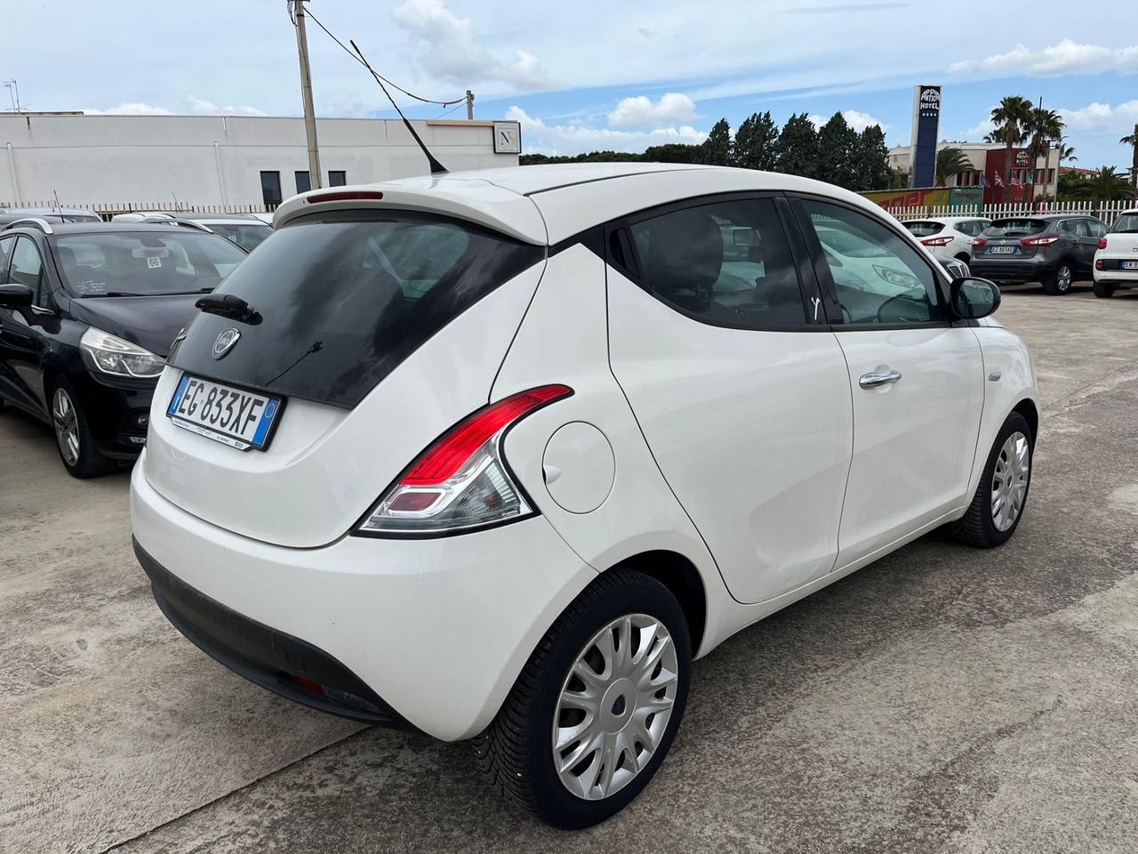 Lancia Ypsilon 1.2 69 CV Platinum