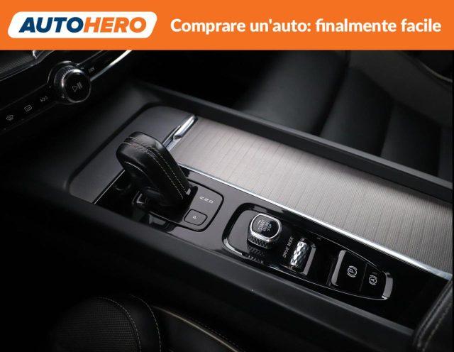 VOLVO XC60 B4 Geartronic R-design