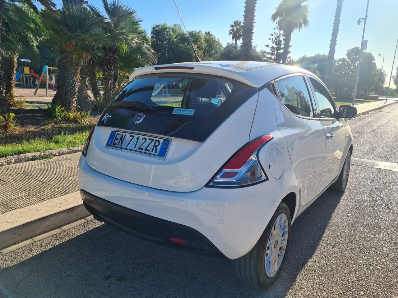 Lancia Ypsilon 1.3 MJT 16V 95 CV 5 porte S&S Gold" Bella"