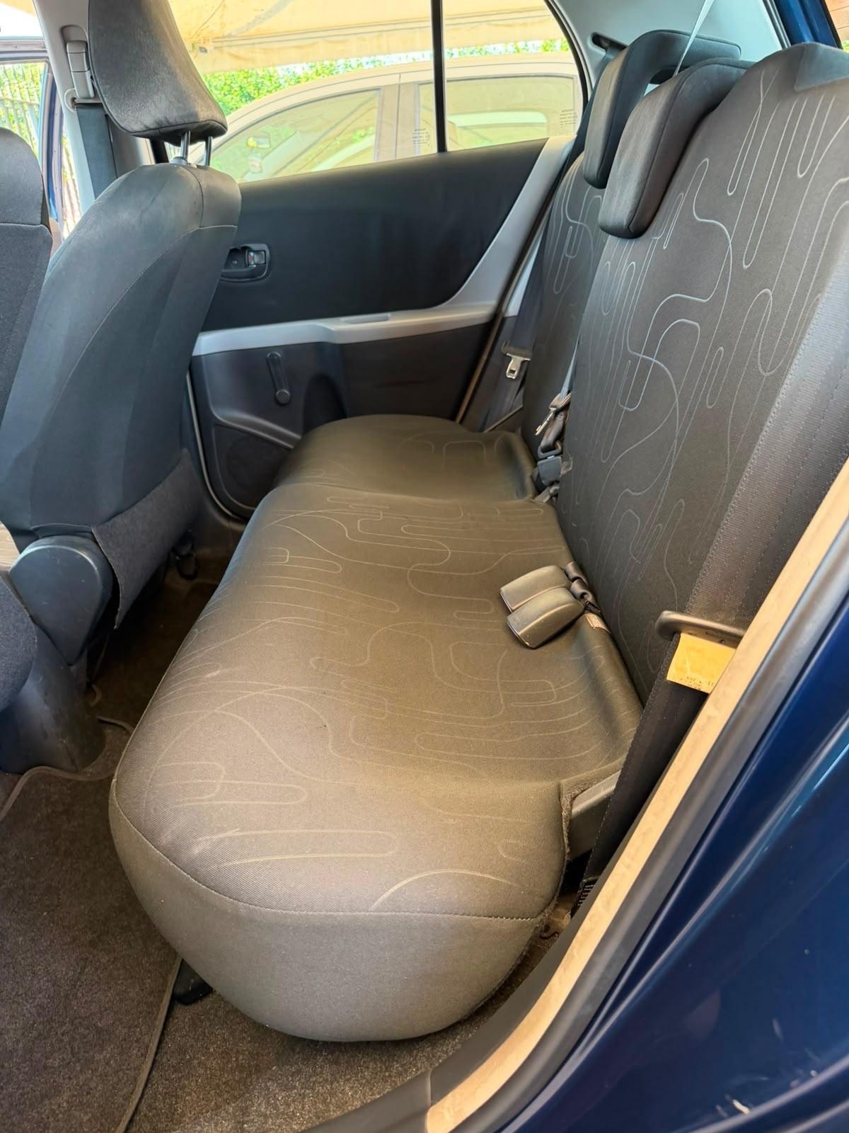 Toyota Yaris 1.0 5 porte Luxury pack