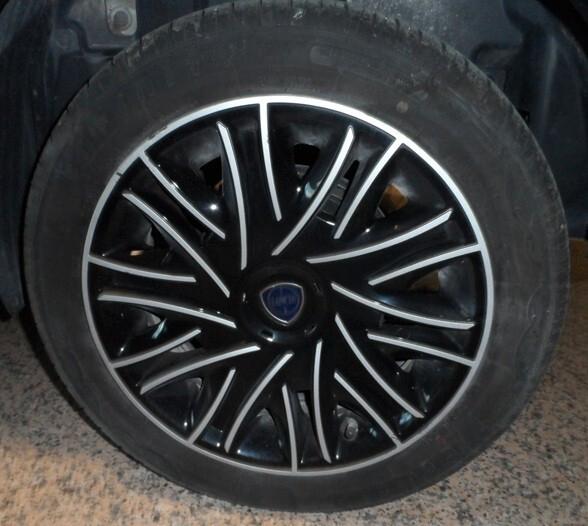 Lancia Ypsilon 1.0 FireFly 70 CV Hybrid Gold