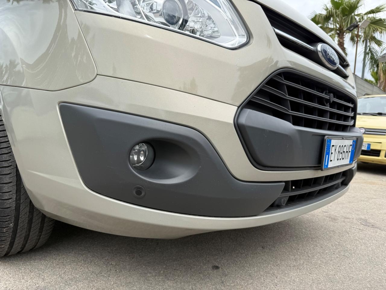 Ford Transit Custom 2.2 Diesel 6 posti passo lungo