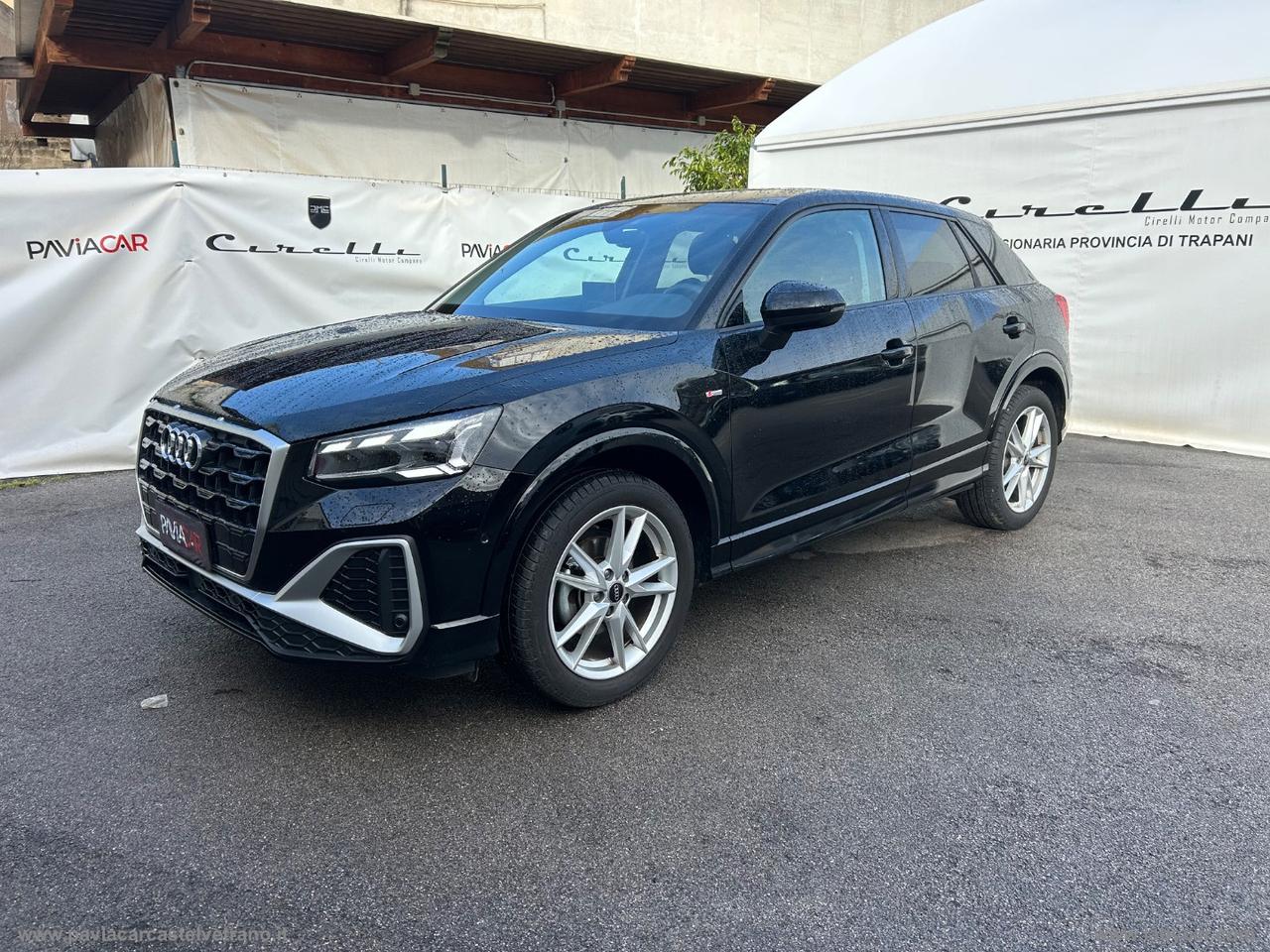 AUDI Q2 35 TFSI S tronic Identity Black