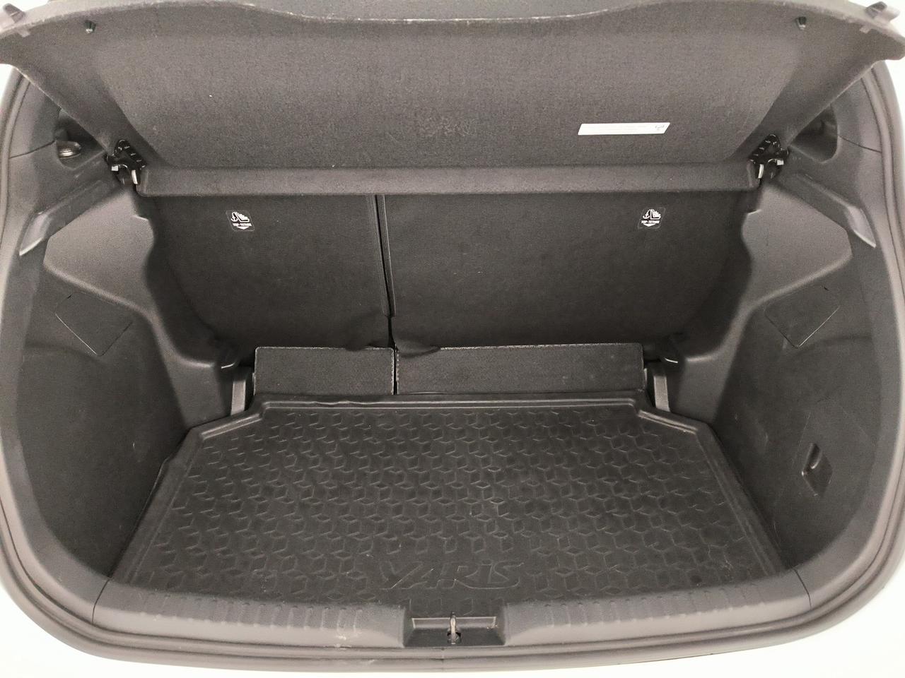 Toyota Yaris 1.5h lounge