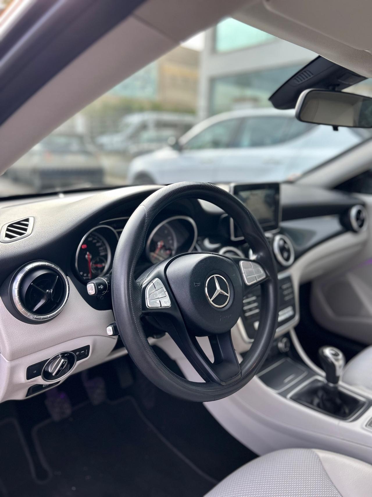 Mercedes-benz CLA 180 d Sport guidabile neopatentati
