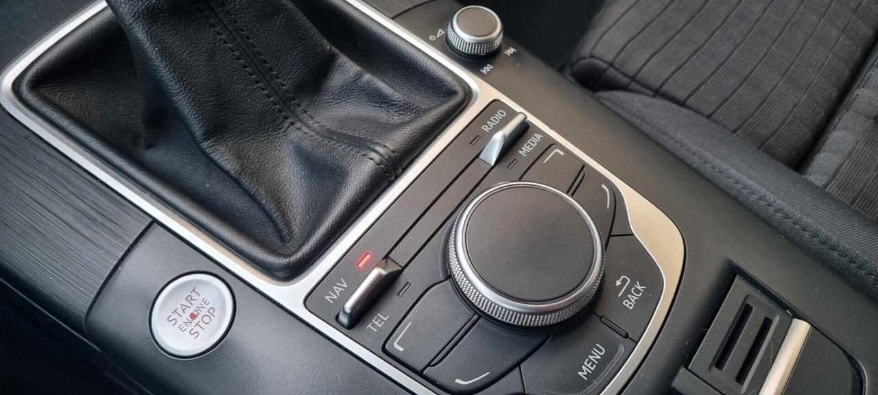 Audi A3 Sedan 1.6 TDI SLine full optionals ok neopatentati