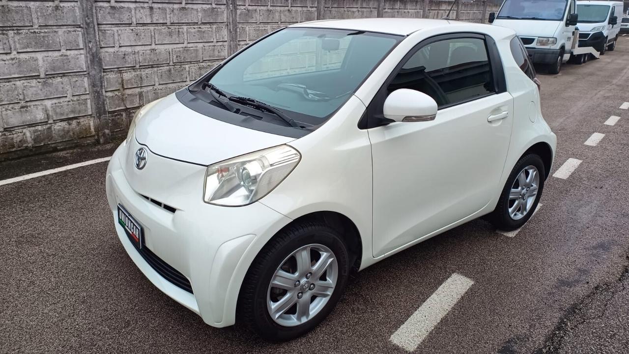 Toyota iQ 1.0 CVT Active