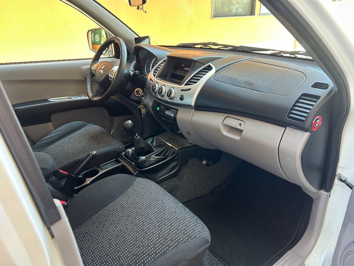MITSUBISHI - L200 d.cab 2.5 di-d Intense Plus 178cv