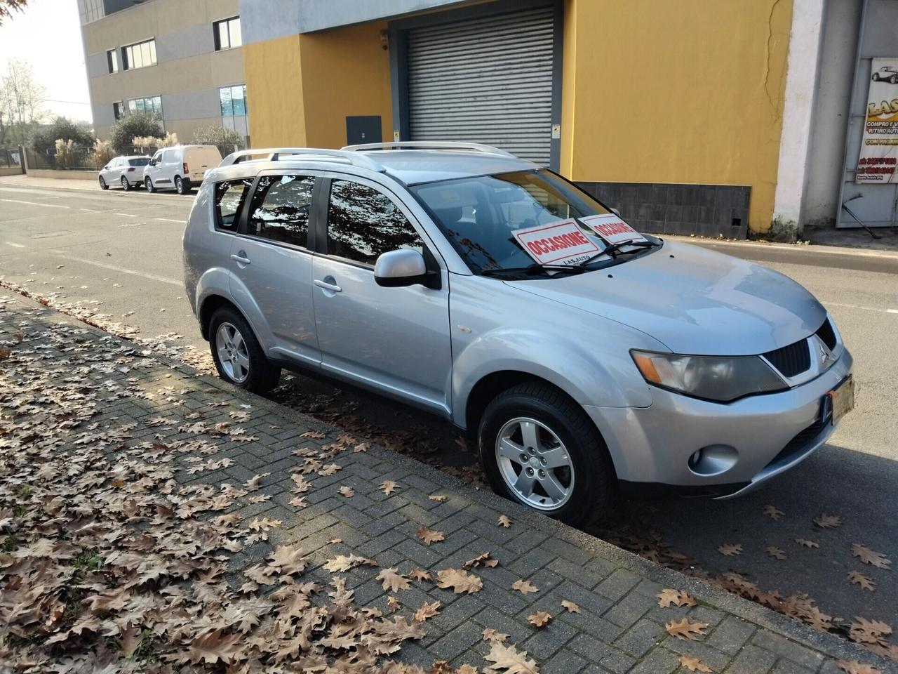 Mitsubishi Outlander 2.0 DI-D Intense DPF 4X4 A 3.999 EURO