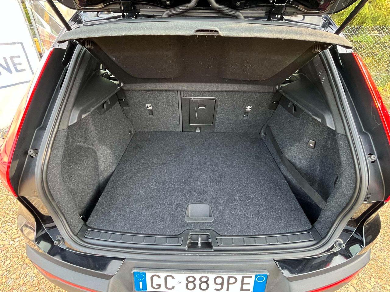 Volvo XC40 XC40, 2.0 l., SUV / crossove