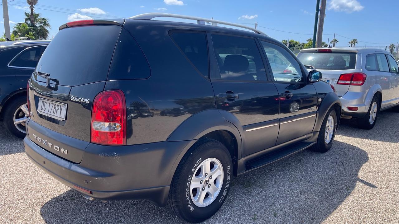 Ssangyong REXTON 2.7 diesel Autocarro