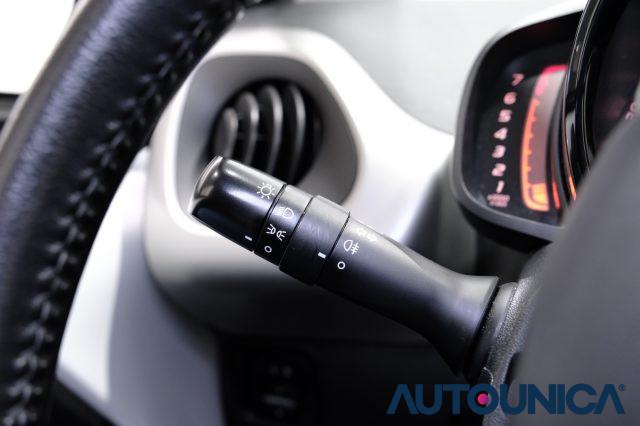 TOYOTA Aygo 1.0 VVT-i 69 CV 5 PORTE X-COOL TSS NEOPATENTATI