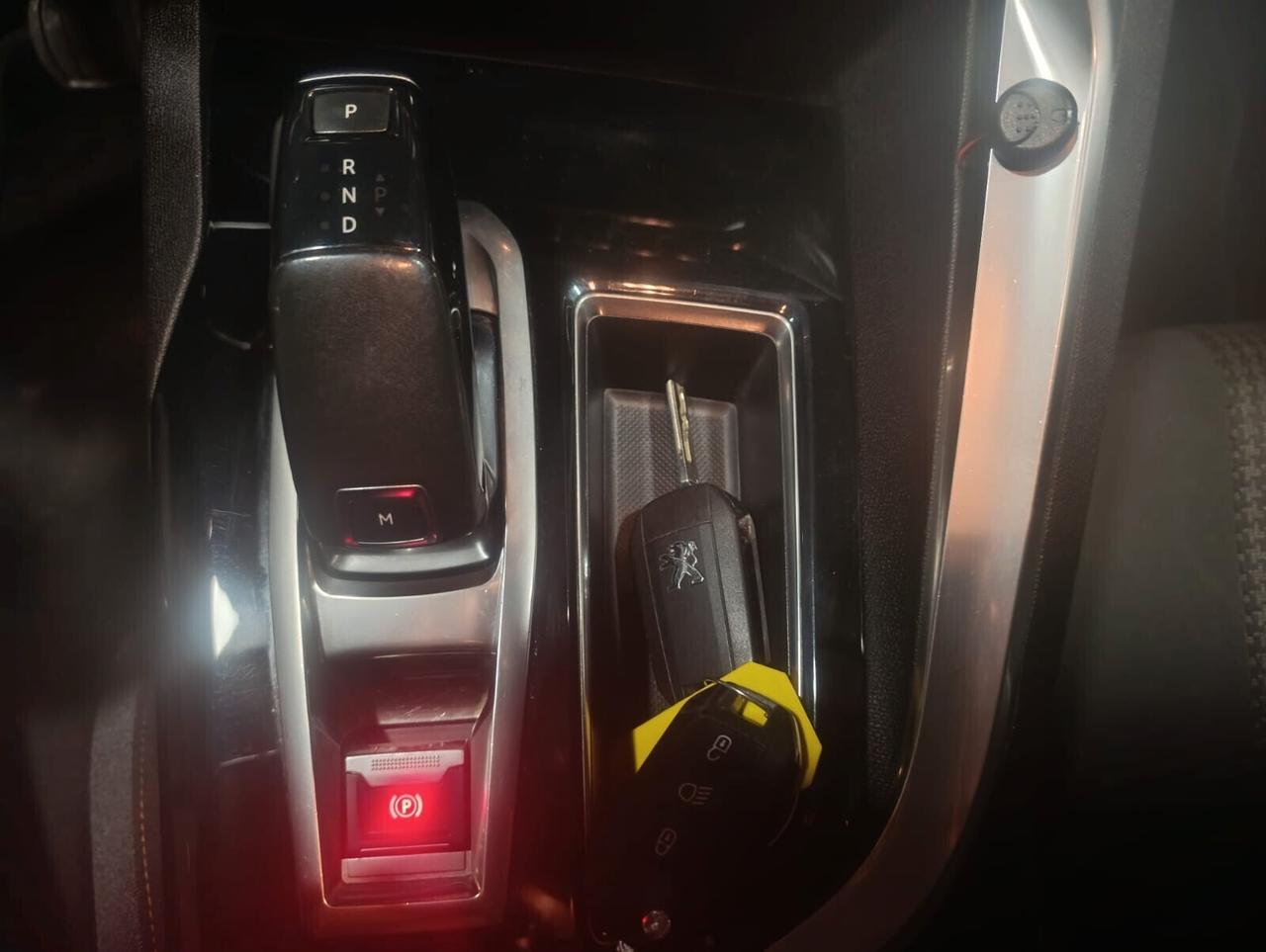 Peugeot 3008 del 2018 EURO 6 B cambio automatico