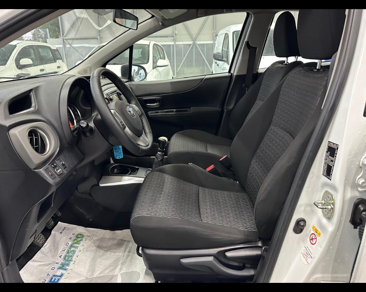 TOYOTA Yaris 1.4 D-4D 5 porte Active