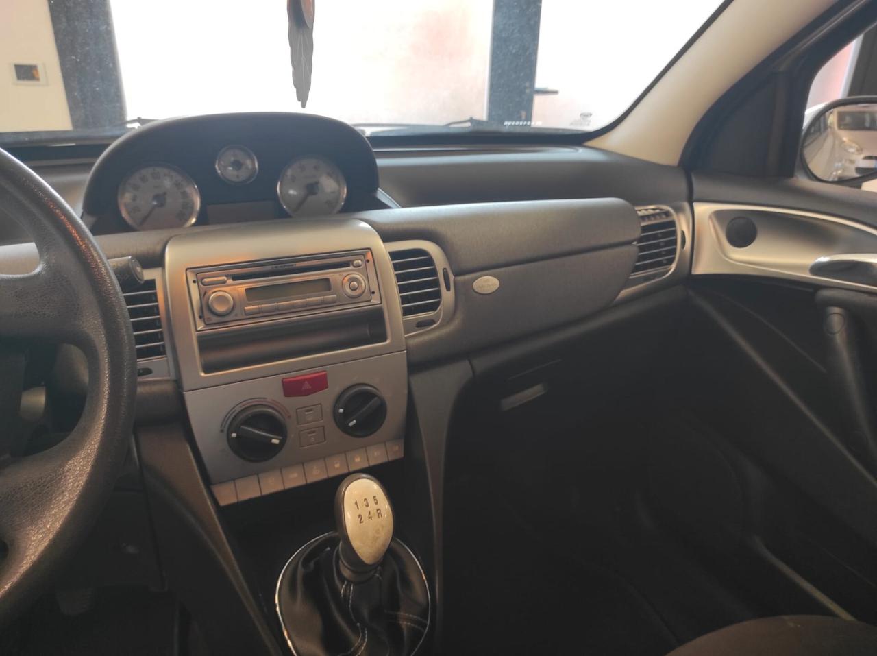 Lancia Ypsilon 1.2 Oro Giallo