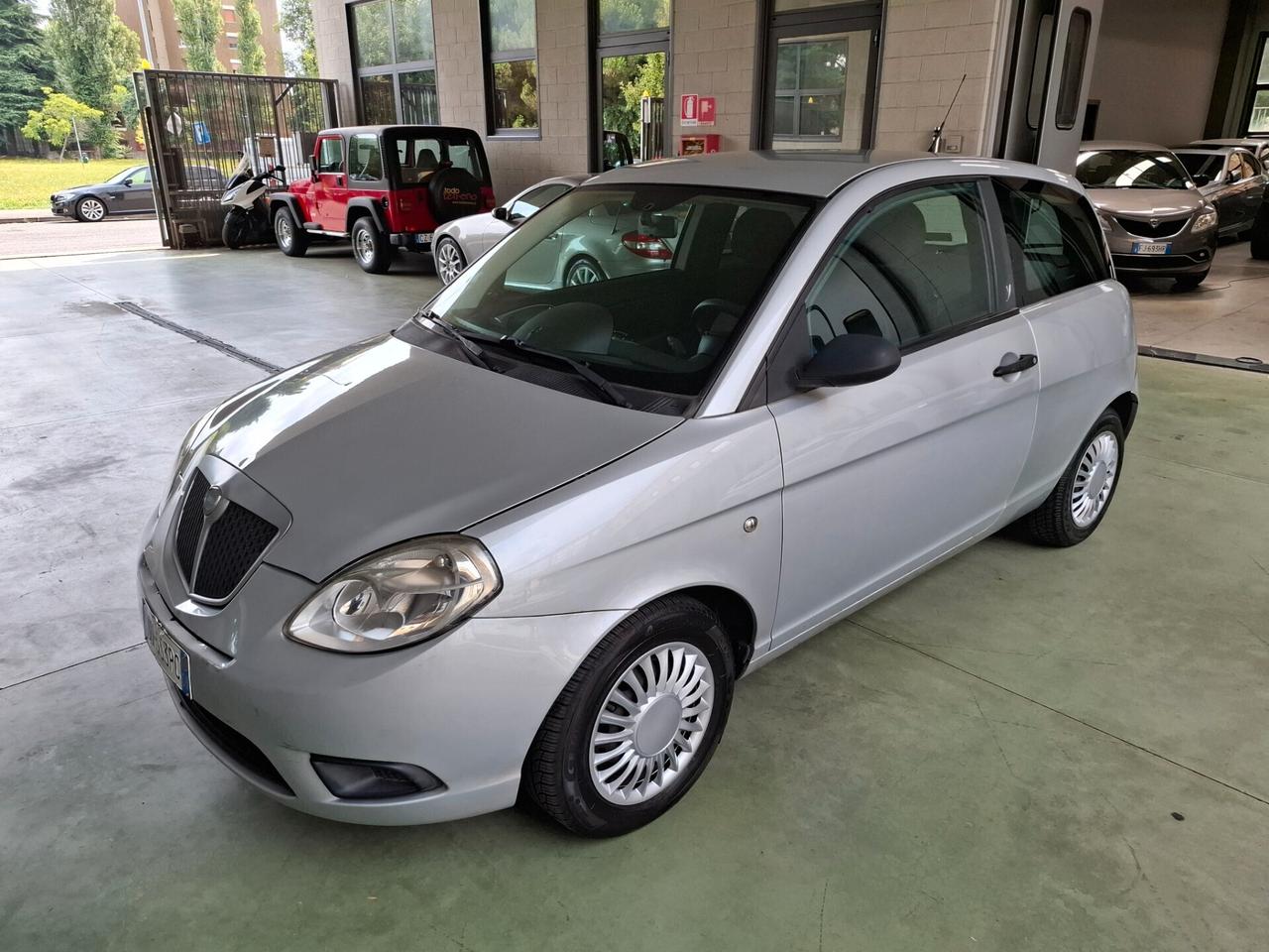 Lancia Ypsilon 1.2 Argento