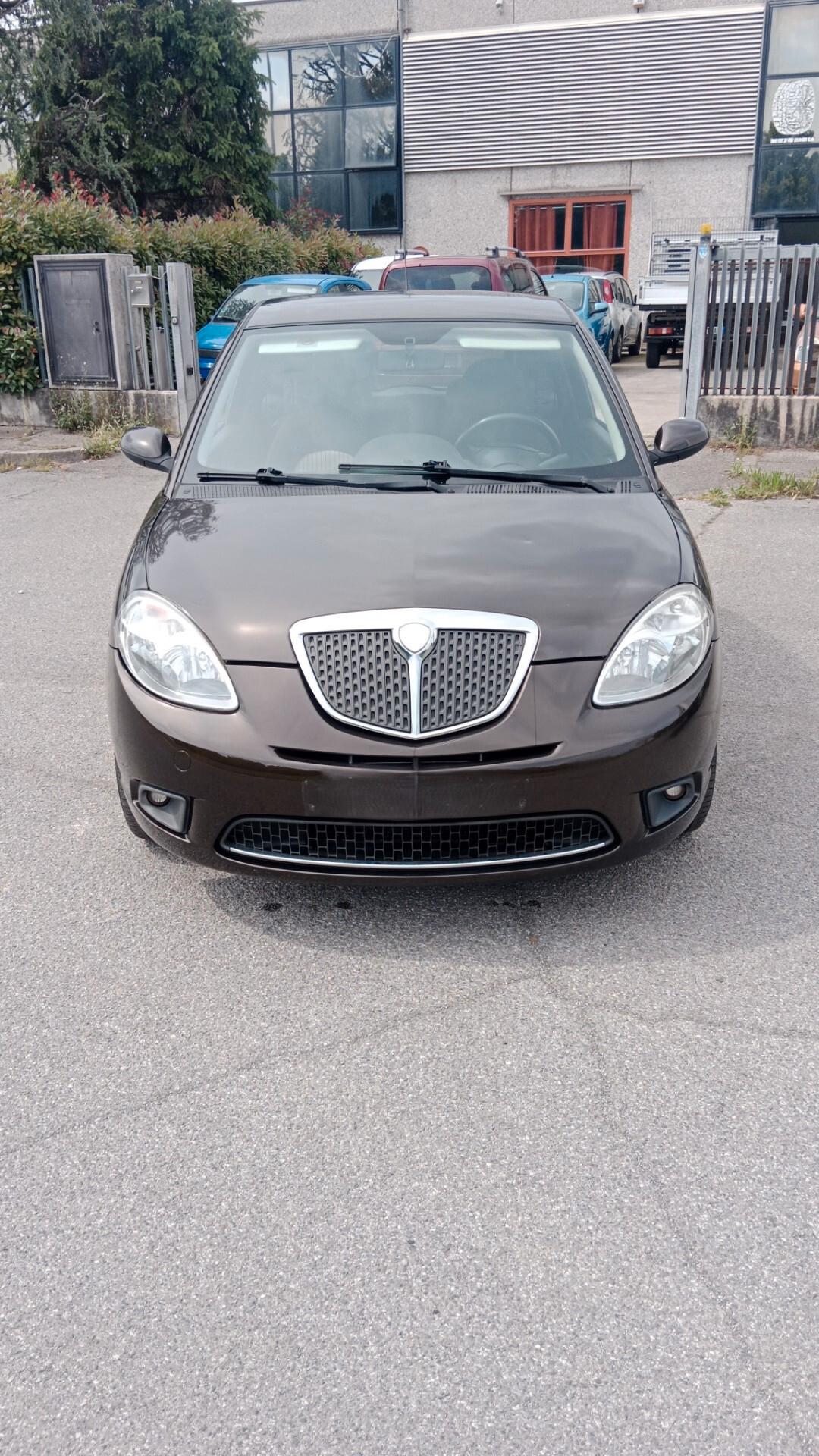 Lancia Ypsilon 1.4 Argento