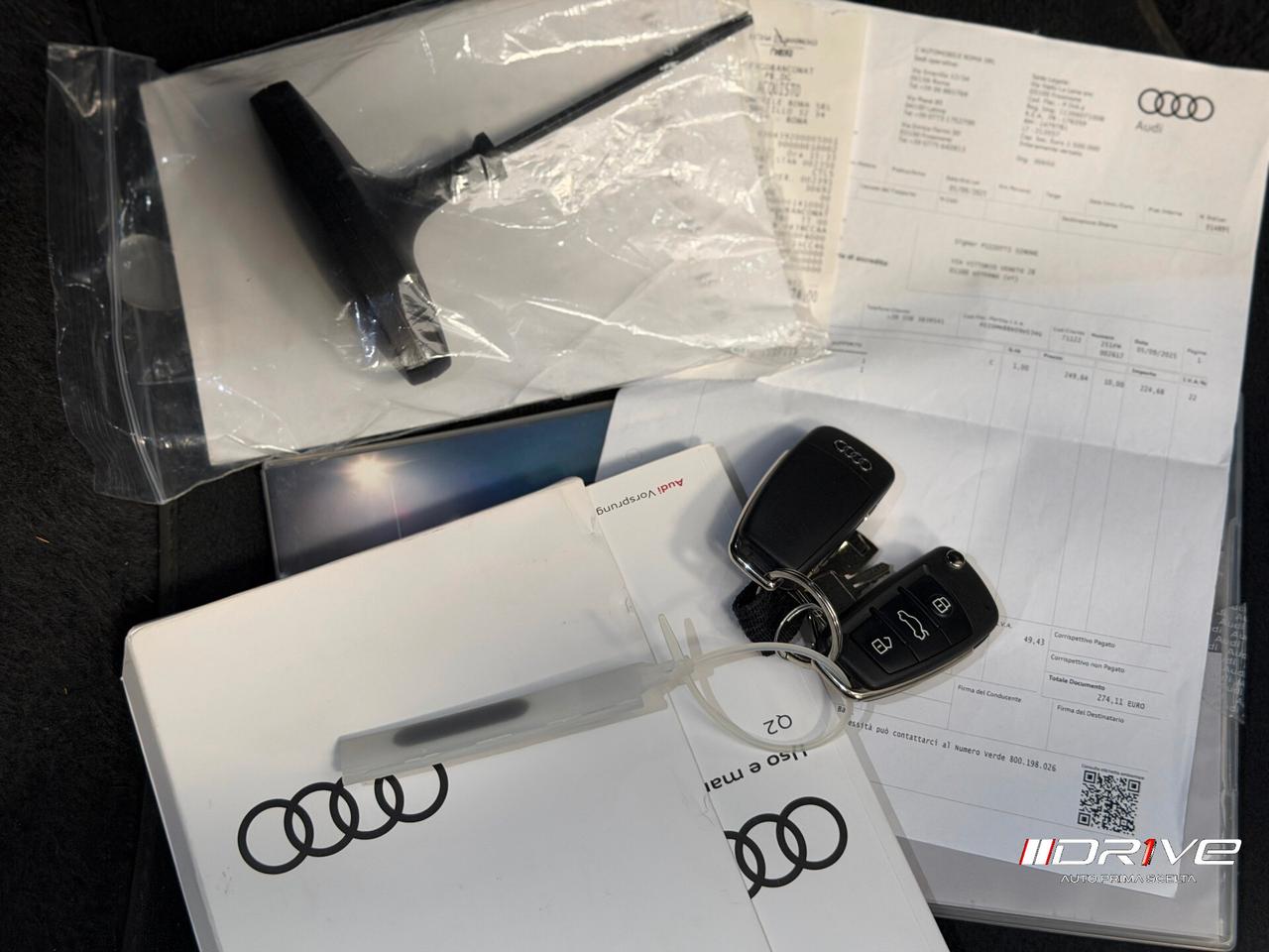 AUDI Q2 Q2 35 TFSI S tronic Identity Black