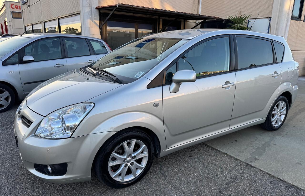 Toyota Corolla Verso 2.2 D-4D -SOLO 124.000 KM-