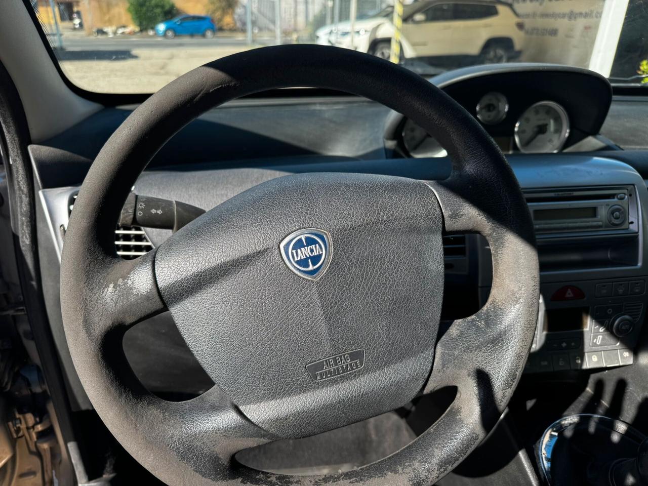 Lancia Ypsilon 1.3 MJT 75 CV Platinum