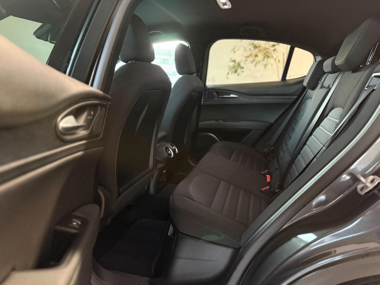 Alfa Romeo Stelvio 2.2 Turbodiesel 160 CV AT8 RWD Business