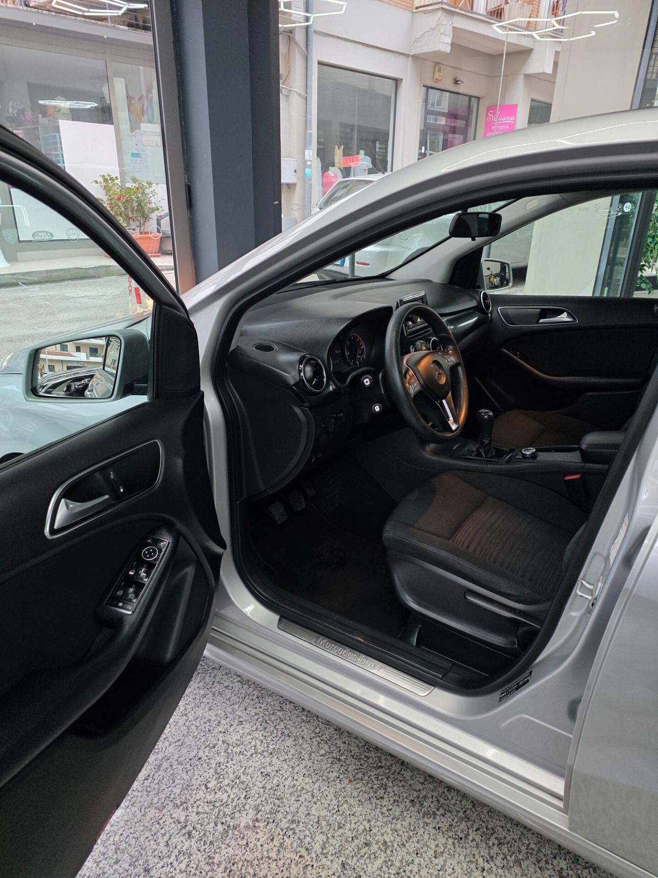 Mercedes-benz B 180 CDI BlueEFFICIENCY Premium