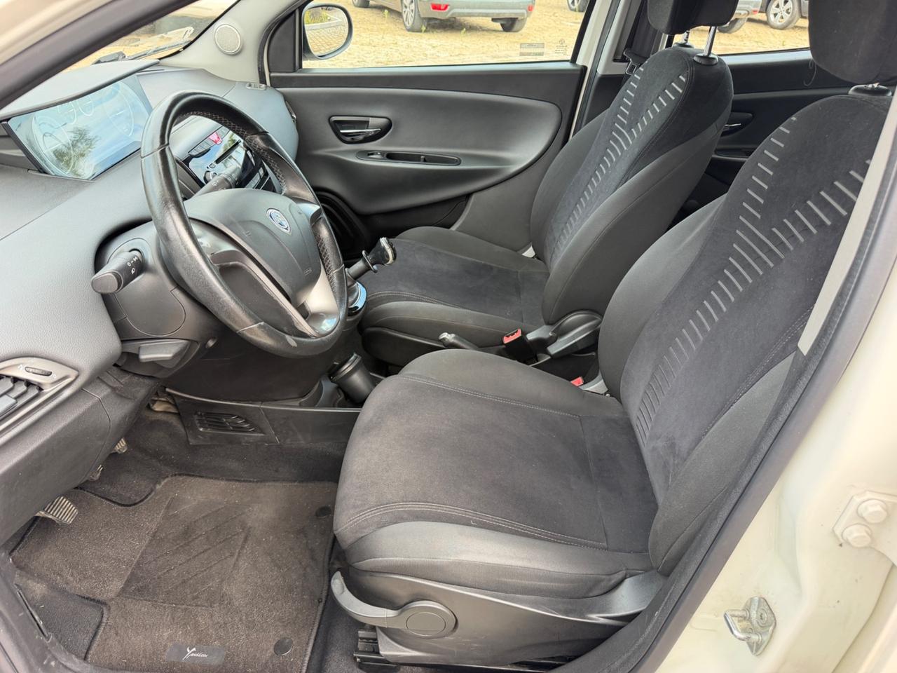 Lancia Ypsilon 1.2 69 CV 5 porte S&S Gold