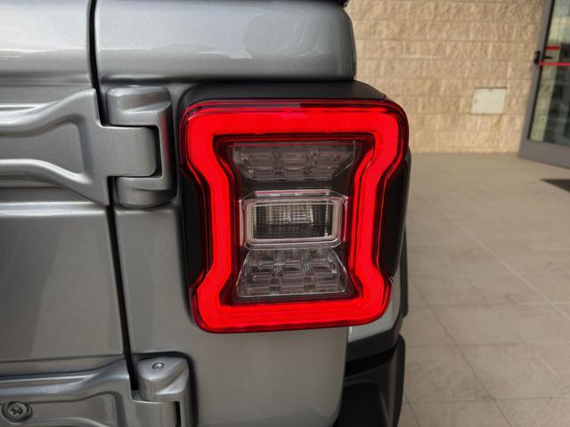 JEEP Wrangler Unlimited 2.0 PHEV ATX 4xe Sahara Overland.