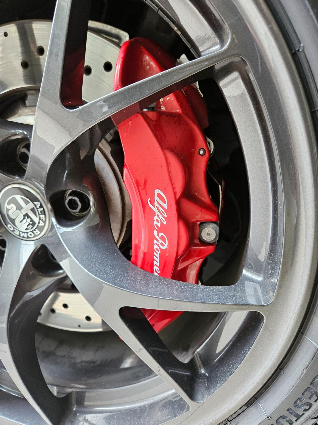 Alfa Romeo Giulia 2.9 V6 Bi-Turbo AT8 Quadrifoglio