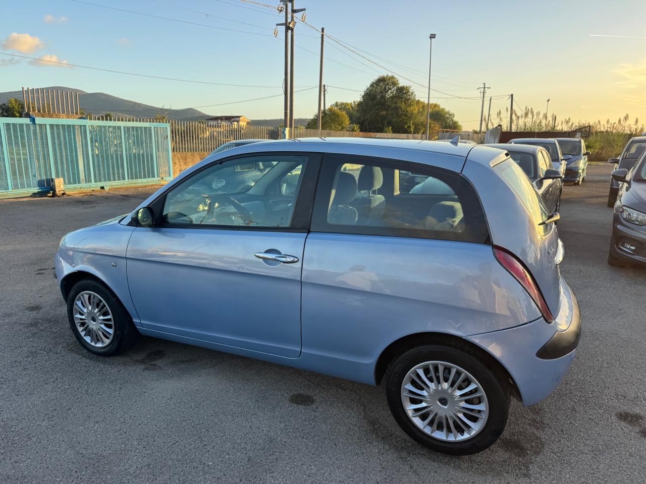 Lancia Ypsilon 1.3 MJT 75 CV Platino