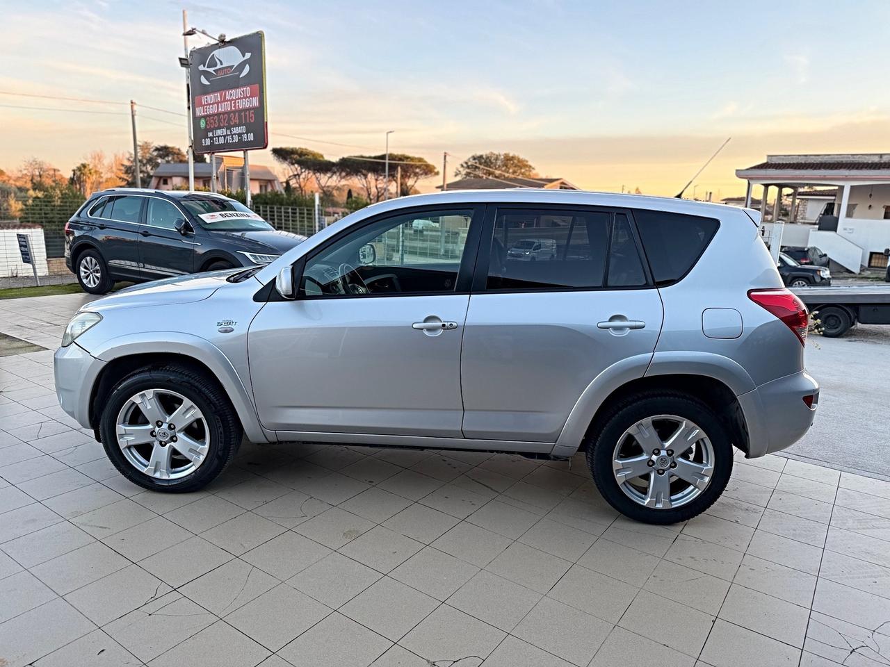 Toyota RAV 4 RAV4 Crossover 2.2 D-Cat 177 CV Luxury Garanzia 12 Mesi