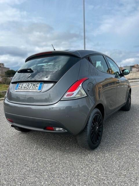 Lancia Ypsilon 1.2 69 CV 5 porte GPL Ecochic Platinum