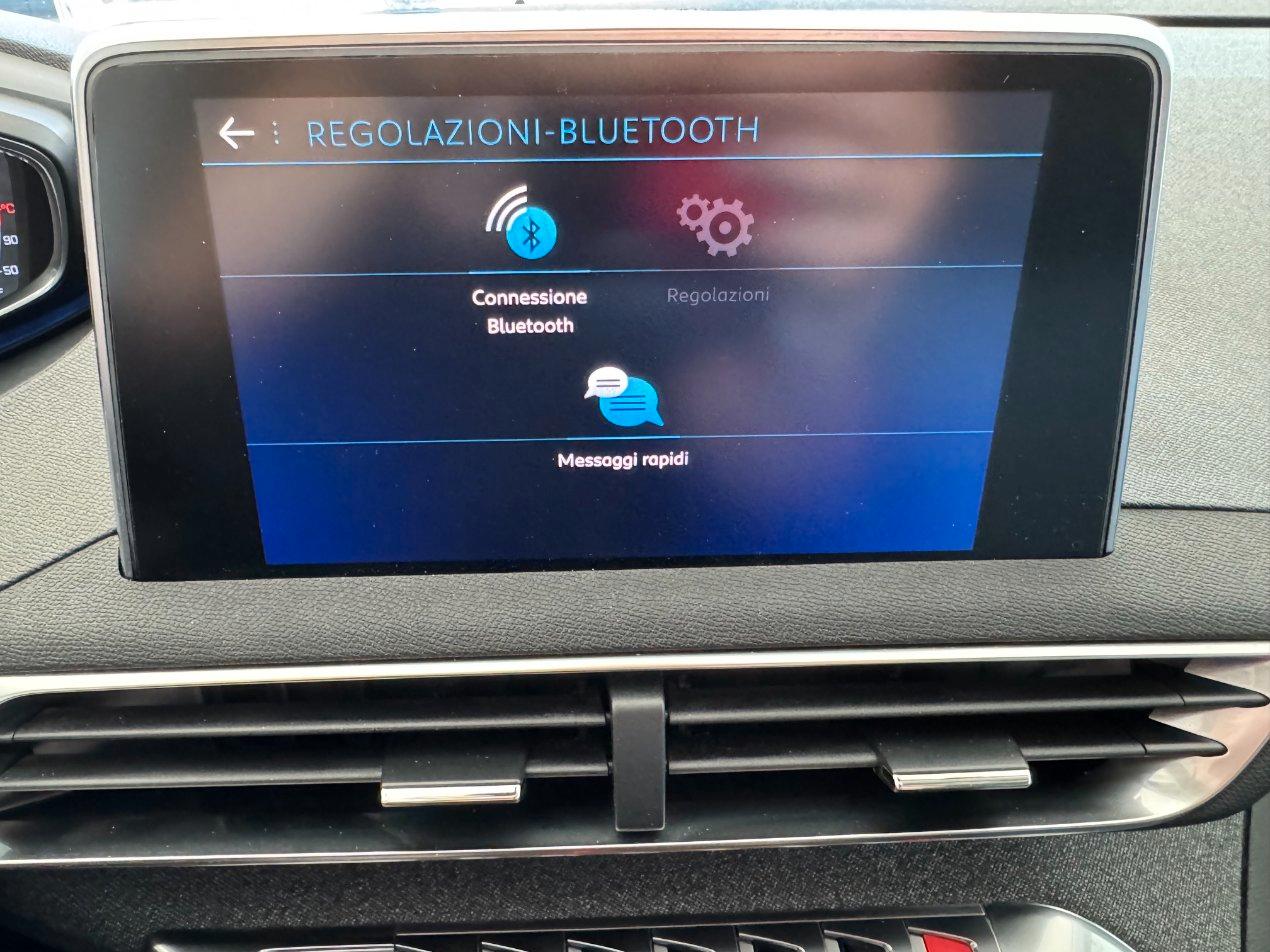 Peugeot 3008 1.6 hdi Allure 120cv Carplay Cockpit Uniprop