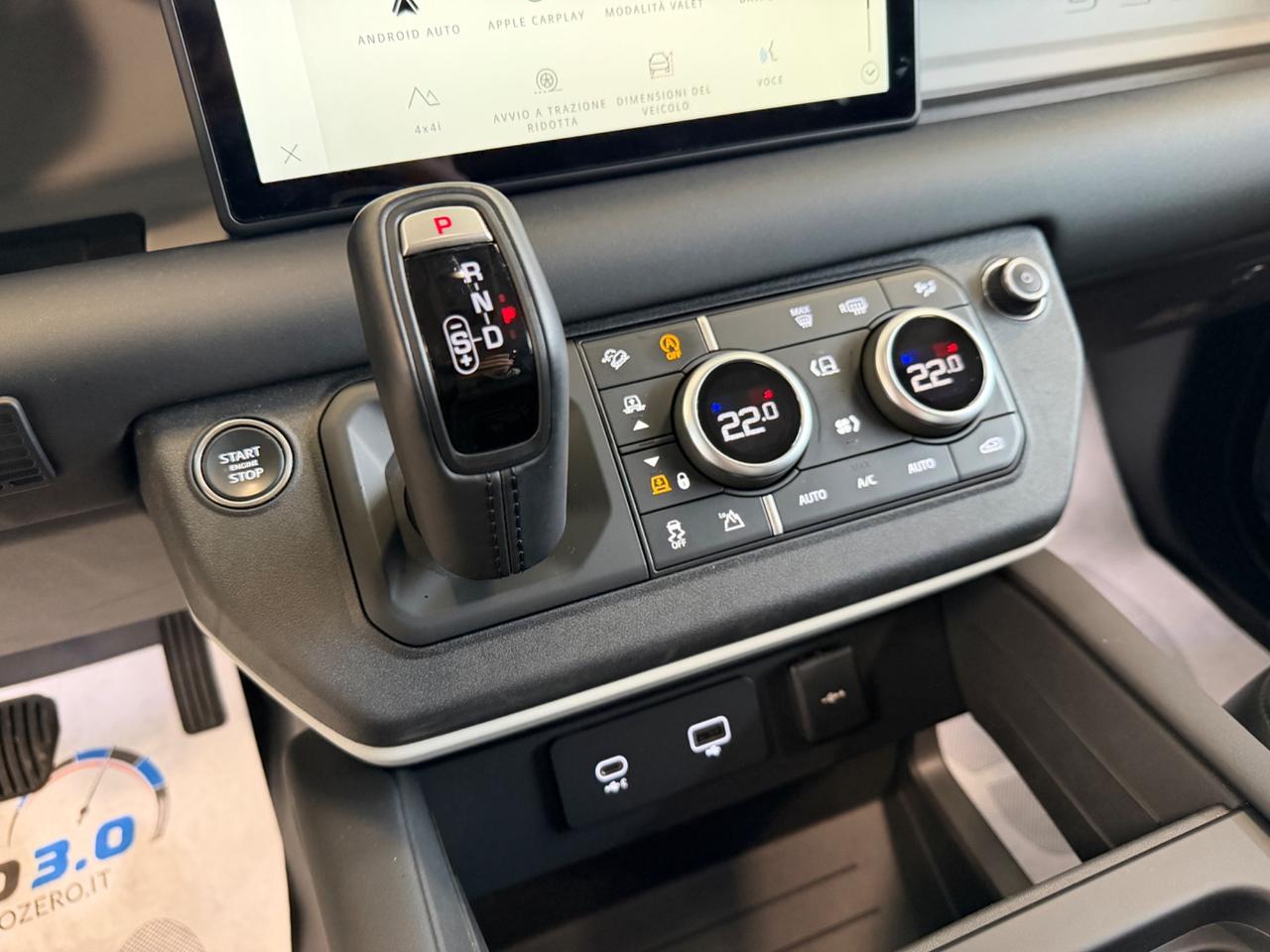 Land Rover Defender 110 3.0D I6 200 CV AWD Auto SE