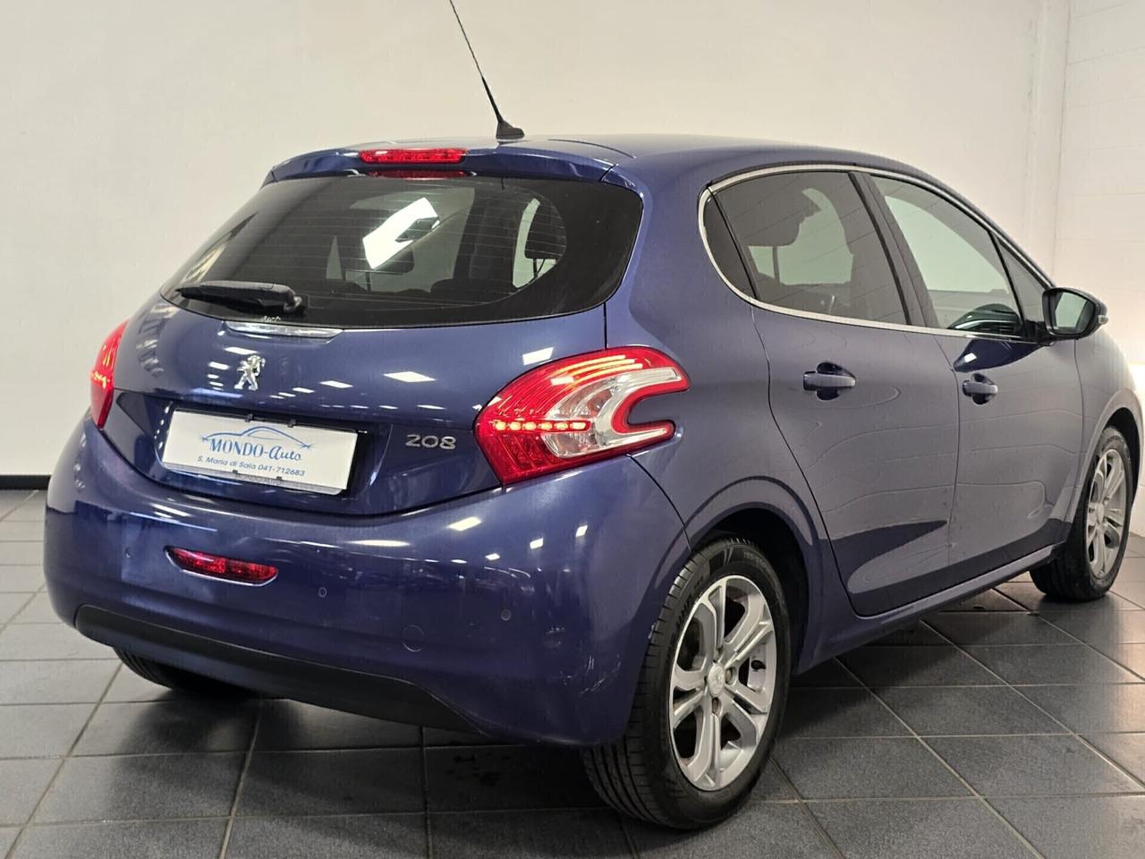 Peugeot 208 1.2 VTi 82 CV ALLURE 2013 NEOPATENTATI