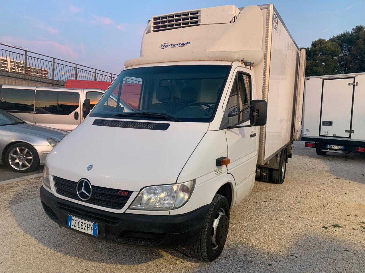 MERCEDES SPRINTER COIBENTATO REFRIGERATO DOPPIA TEMPERATURA