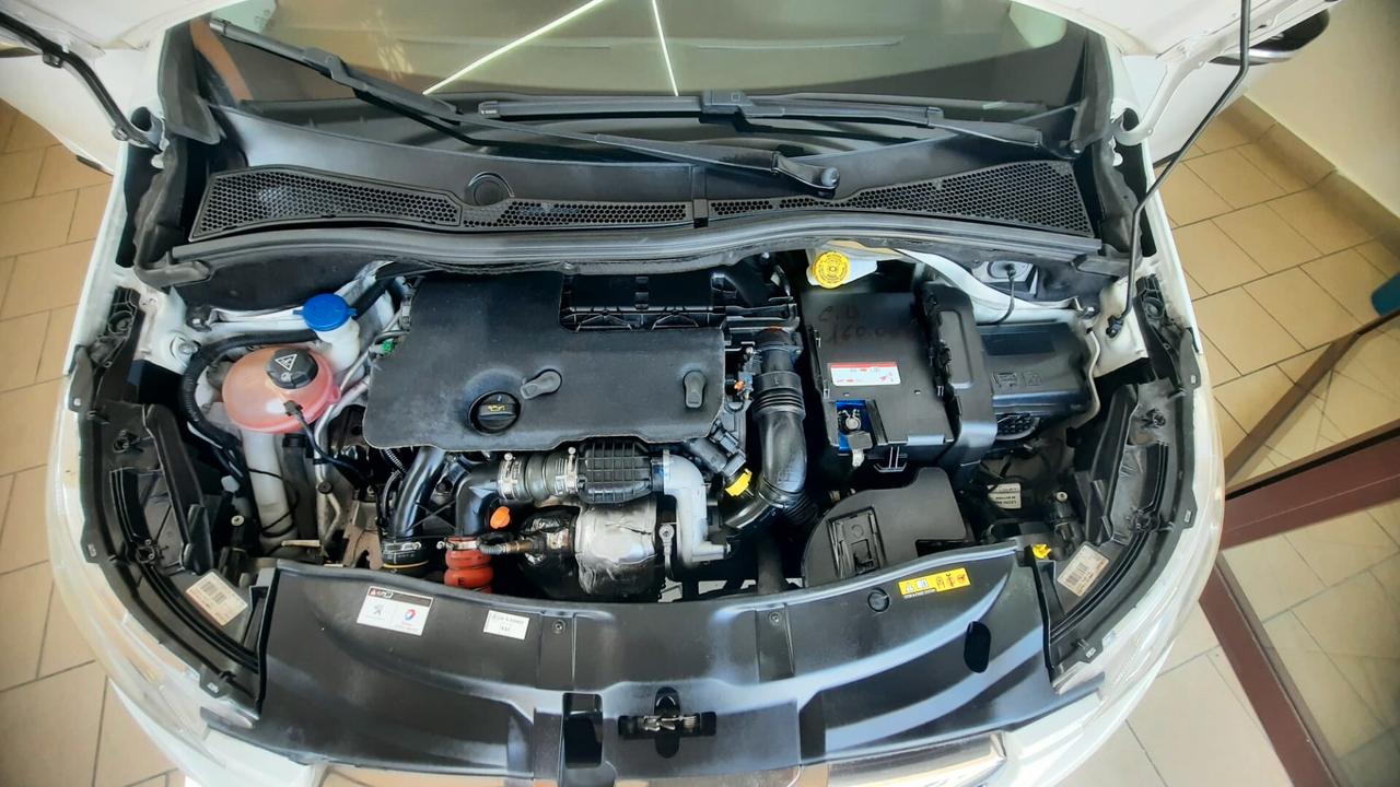 Peugeot 2008 1.6 e-HDi 92 CV Stop&Start Allure